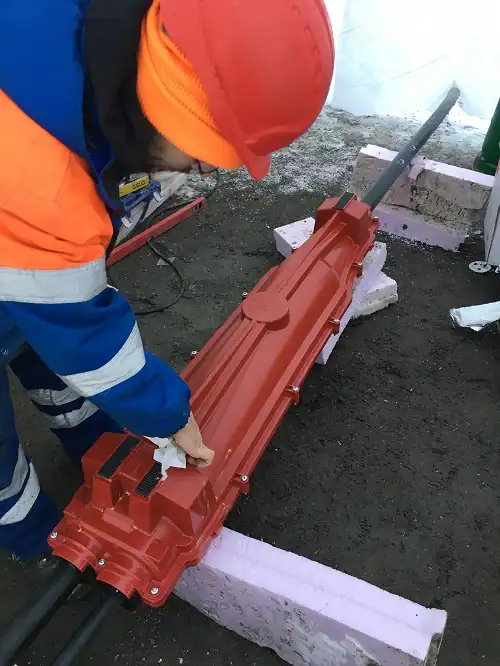 Giunto LoviSil® di derivazione installato nel parco eolico europeo di Markbygden per garantire connessioni affidabili in condizioni di freddo estremo.