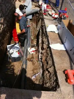 Installazione di un giunto LoviSil® di transizione come soluzione a Venezia per garantire connessioni affidabili in aree soggette ad acqua alta.