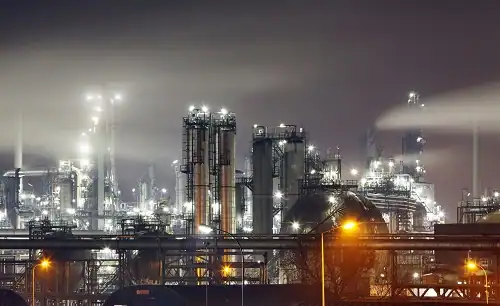 Heavy industrial site showing petrochemical infrastructure and equipment in demanding environment for medium voltage cable joints