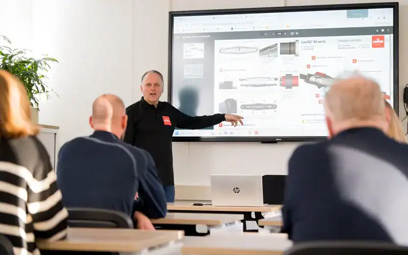 Lovink Academy classroom training focused on cable joint installation skills and knowledge transfer for medium-voltage networks