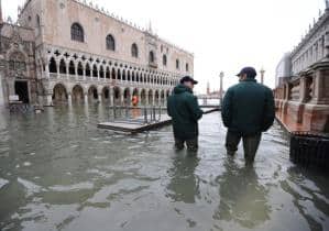 cable joints for waterlogged areas example: Urban flooding affecting infrastructure
